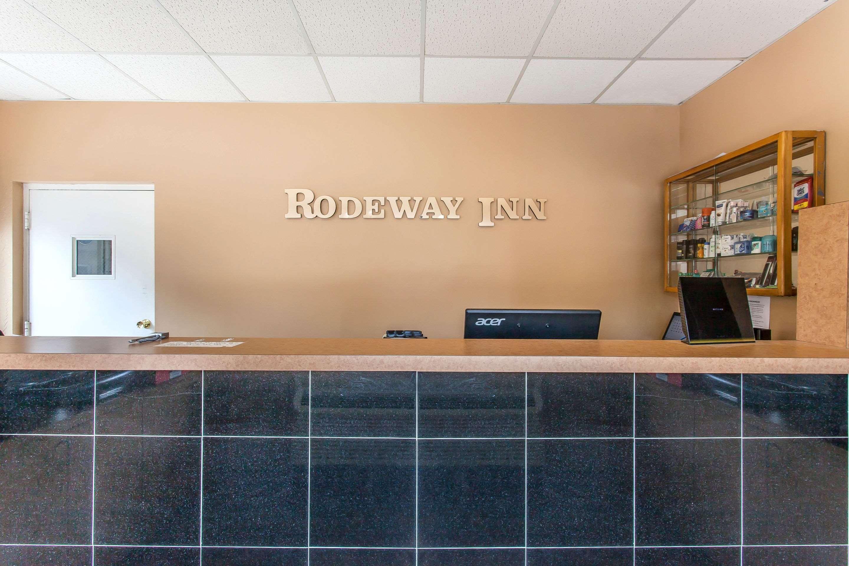 סנדוסקי Rodeway Inn North מראה חיצוני תמונה